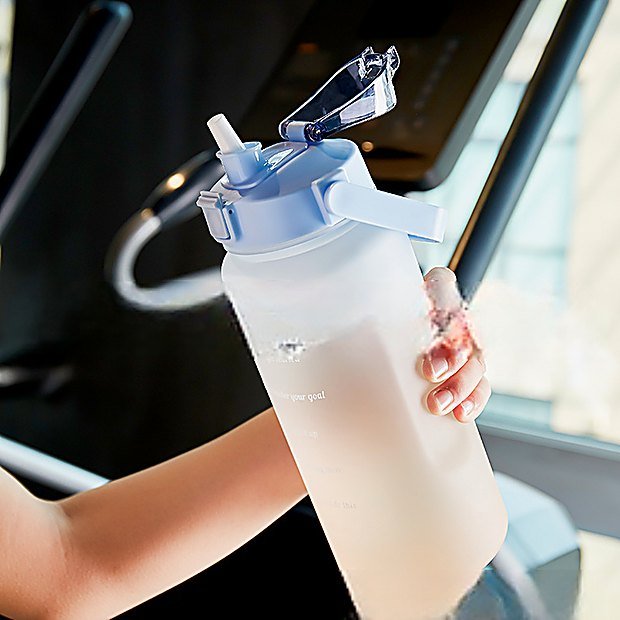 2000 ml Graduated Gradient Sport Water Bottle