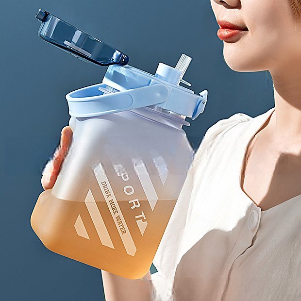 1500 ml Gradient Large Capacity Sport Water Bottle